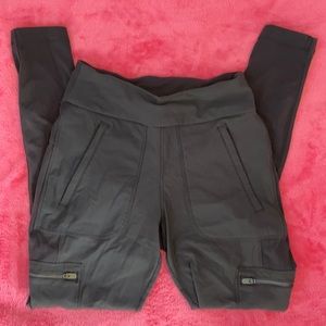 Size 6, gray, Athleta pants